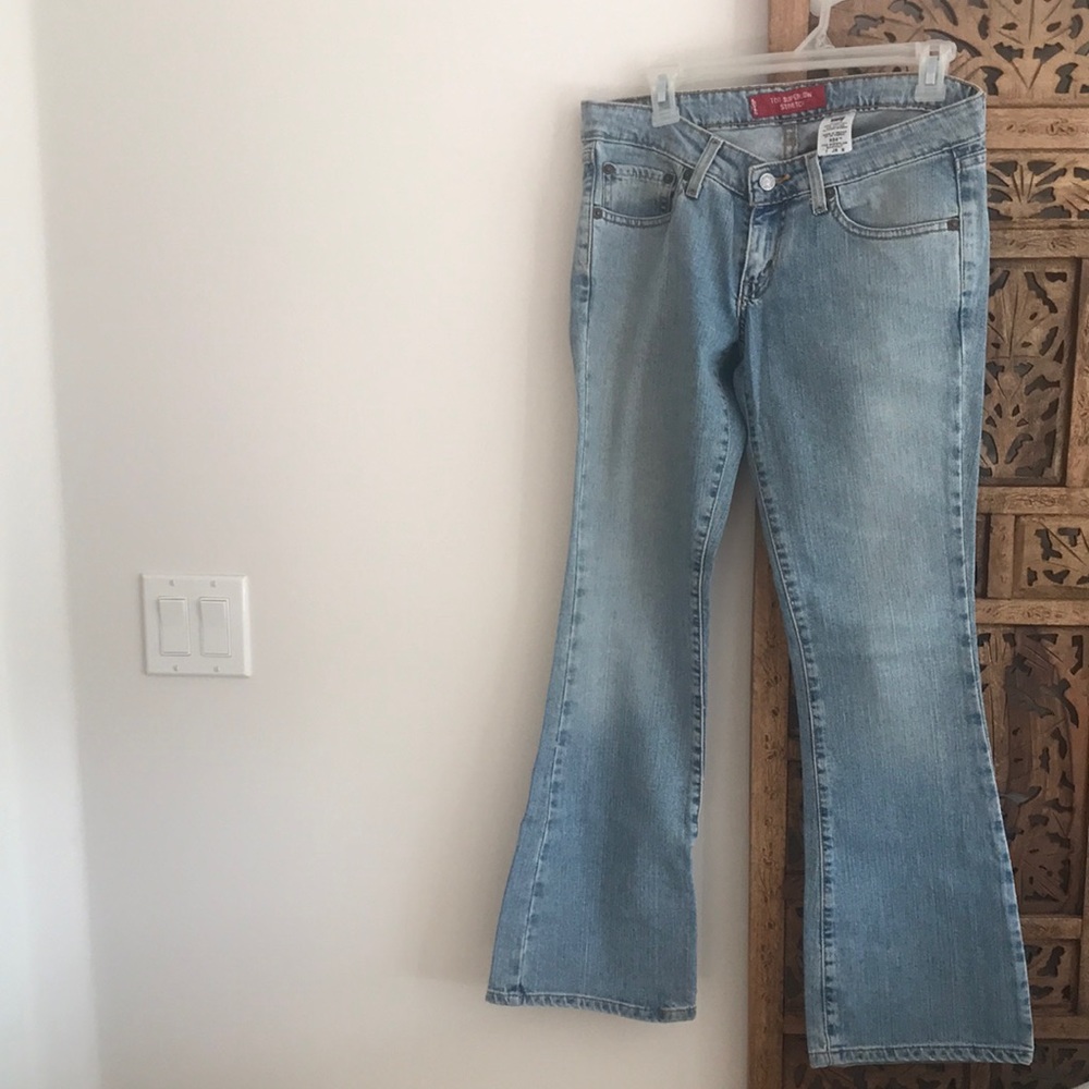 Levi’s Too Superlow Bootcut stretch women’s jeans. Size 7 Jr. M